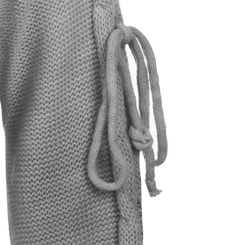 SWETER WIĄZANY NA RAMIONACH JASNOSZARY (113ART)