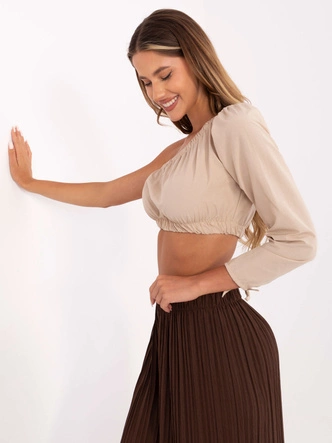 Krótka bluzka na jedno ramię beżowa (5267)