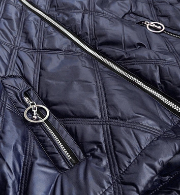 LEKKA KURTKA DAMSKA Z KAPTUREM GRANAT (BH2004BIG)