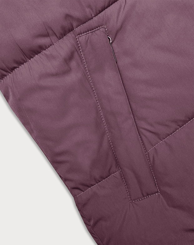 Krótka kamizelka damska z kapturem j.style fiolet-czarny (16M9112-53)