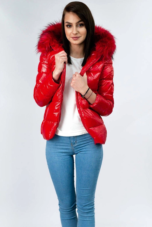 Lakierowana pikowana kurtka damska czerwona (7693)