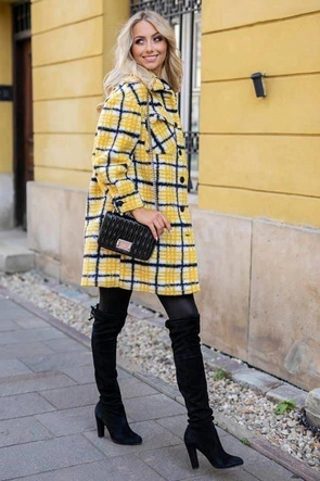 PLUSZOWY DAMSKI PŁASZCZ W KRATĘ ŻÓŁTY (002)