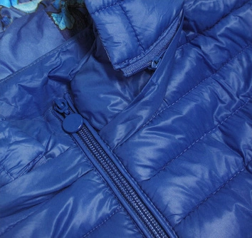 Dłuższa kurtka damska pikowana niebieska (7178)