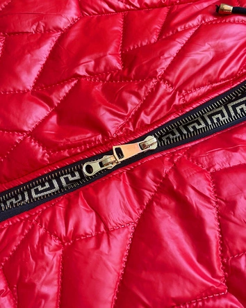 Kurtka damska z ozdobnym pikowaniem czerwona (b8092-4)