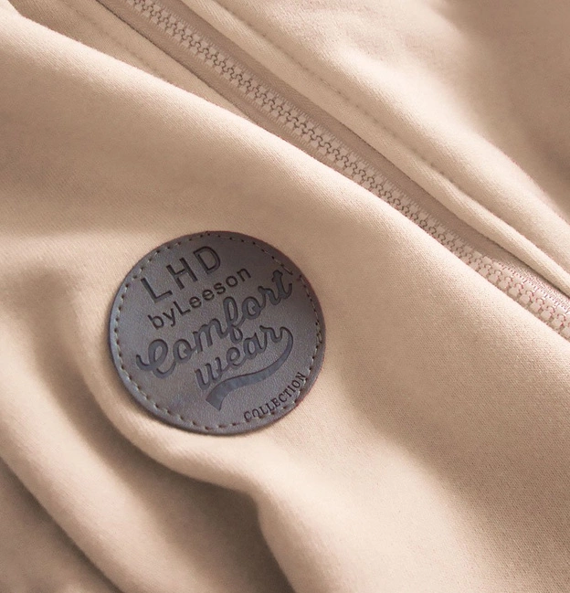 DŁUGA BLUZA DAMSKA Z ASYMETRYCZNYM ZAMKIEM BEŻOWA (560)