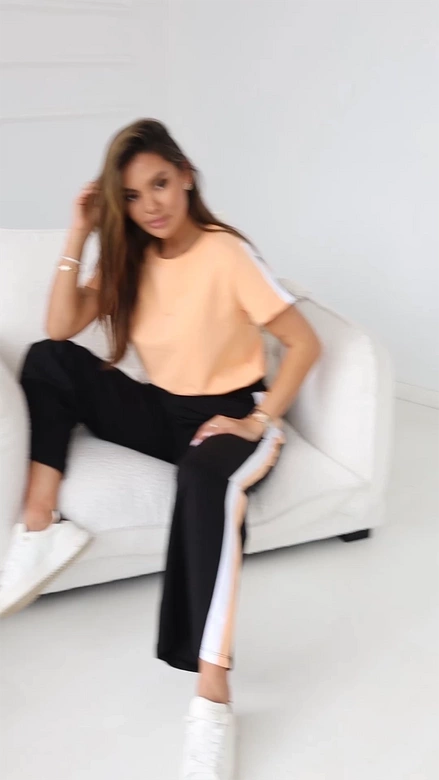 Komplet sportowy t-shirt oversize i spodnie dresowe brzoskwiniowy (VE89)