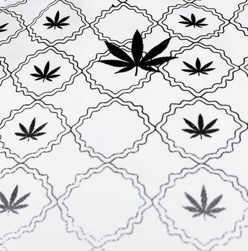 Męska bluza z nadrukiem biała (8B1108-1)