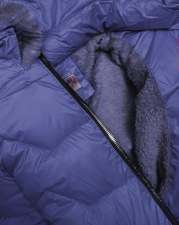 PIKOWANA KURTKA ZIMOWA Z KAPTUREM NIEBIESKA (B2719-72)