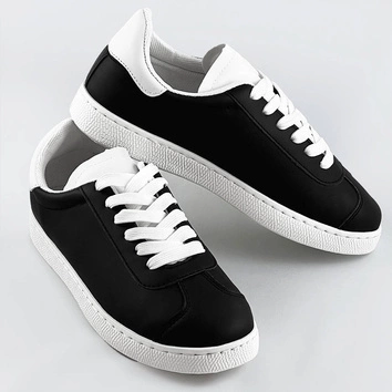 Sznurowane sneakersy damskie czarno-białe (bf-025)