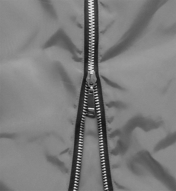 DŁUŻSZA KURTKA Z KAPTUREM SZARA (B9515)