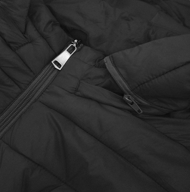 PIKOWANA DAMSKA KURTKA Z KAPTUREM CZARNA (B0103)