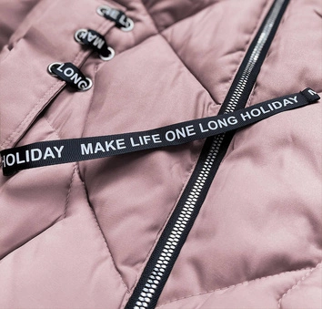 DAMSKA KRÓTKA KURTKA ZIMOWA Z KAPTUREM JASNORÓŻOWA (H1021-52)