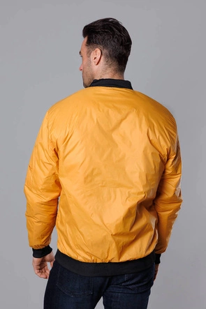 Męska kurtka bomberka z pikowaną podszewką ciemnożółta (AK95-22)