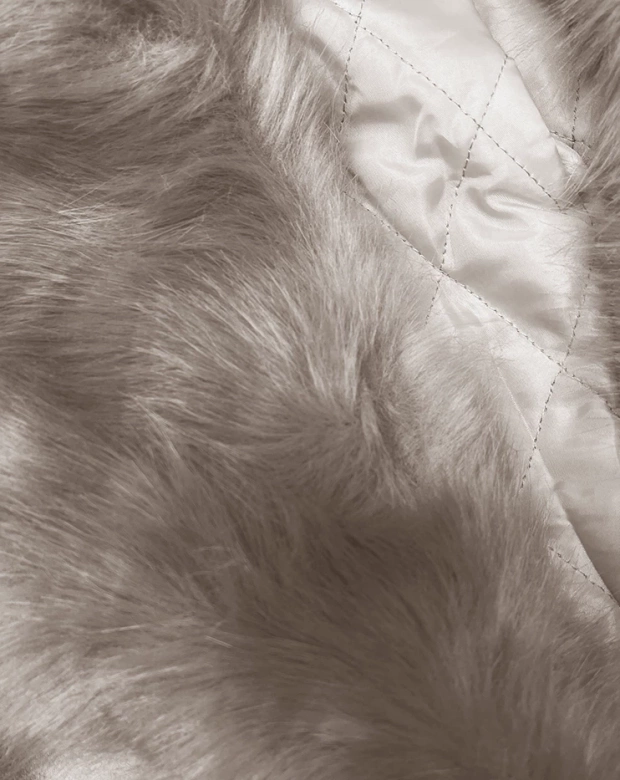 Krótka kurtka damska wiązana Ann Gissy jasny beż (K0327)