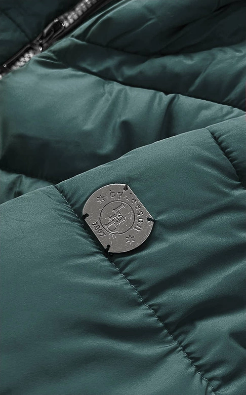 KURTKA ZIMOWA Z KAPTUREM NA FUTERKU ZIELONA (M21007)