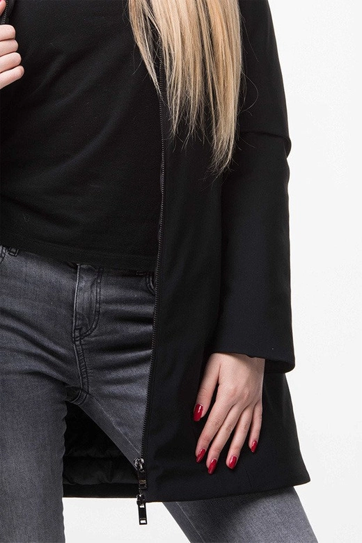 KURTKA Z KAPTUREM CZARNA (J18-006)