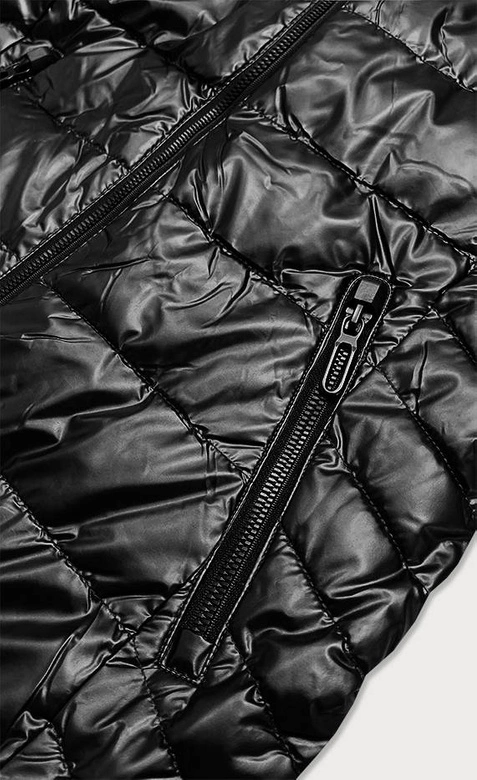 Metaliczna kurtka damska z kapturem czarna (w717)