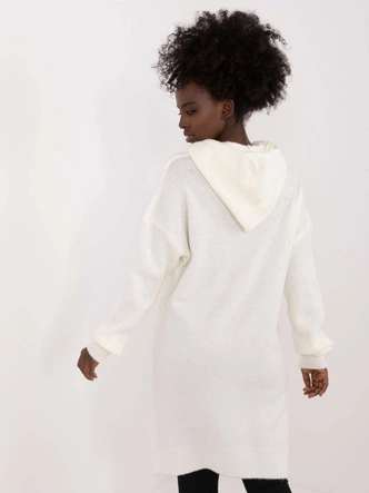 Dzianinowa sukienka z kapturem ecru (0582)