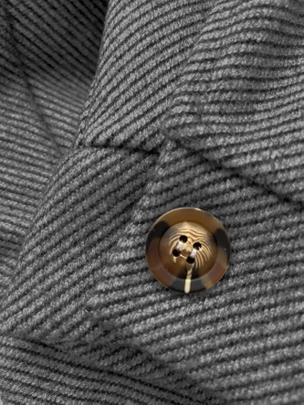 Luźna kurtka w prążki z kołnierzem szara (244003)