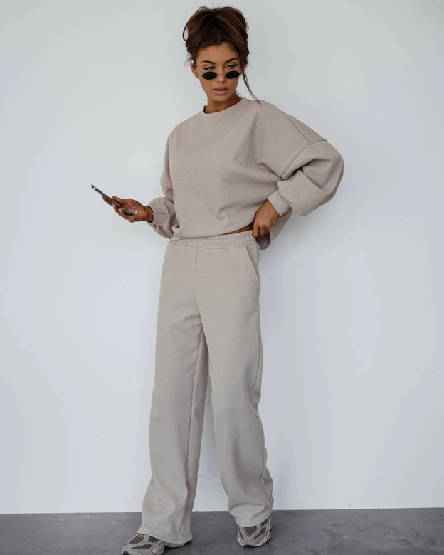 Waflowy komplet damski bluza + spodnie beżowy (821108)
