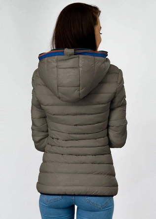 KRÓTKA KURTKA DAMSKA ZIMOWA PIKOWANA KAKAOWA (CX580W)