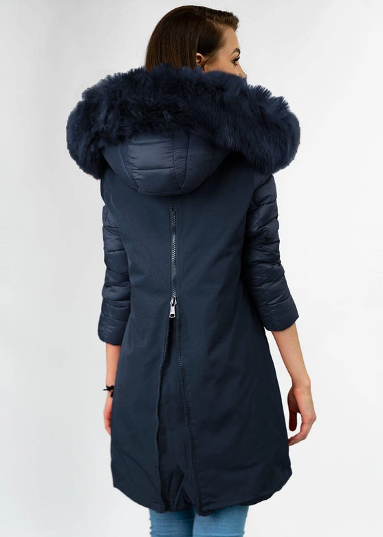 Zimowa kurtka damska z łączonych materiałów granatowa (7708)