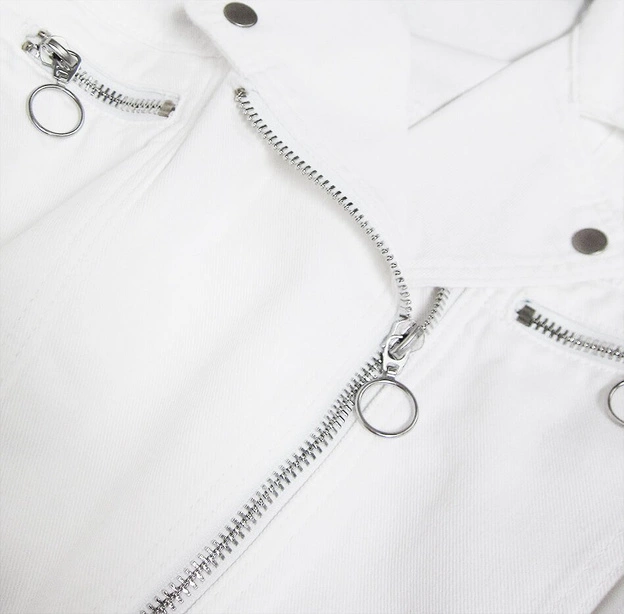 KRÓTKA JEANSOWA DAMSKA KURTKA Z KOŁNIERZEM BIAŁA (H115)