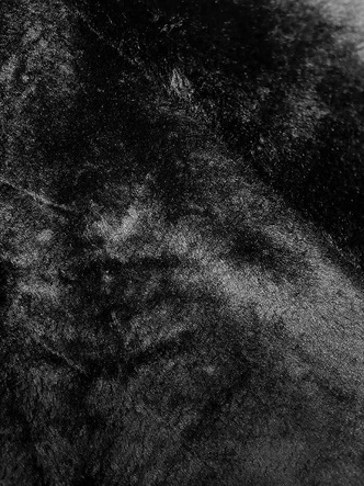 Kurtka zimowa damska z futerkiem czarna (V715)