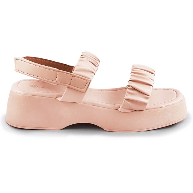 Sandały na niskiej platformie beżowe (cm-48)