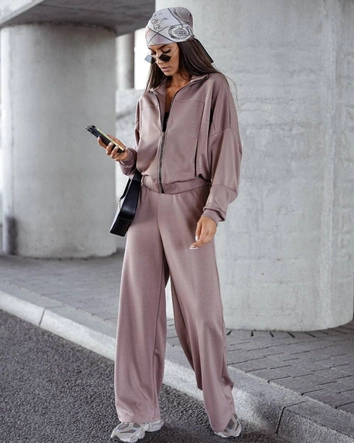 Komplet damski szerokie spodnie i bluza ze stójką cappuccino (821109)