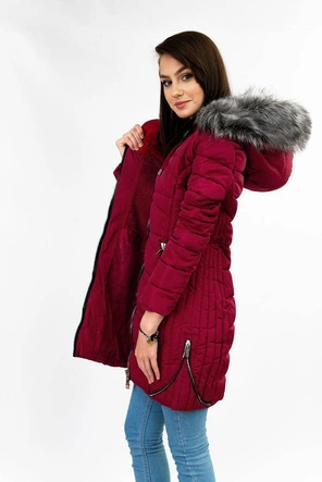 PIKOWANA DAMSKA KURTKA ZIMOWA Z KAPTUREM BORDOWA (B2632-30)