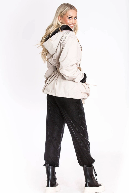 Krótka kurtka damska z paskiem beżowa (ag3-03)