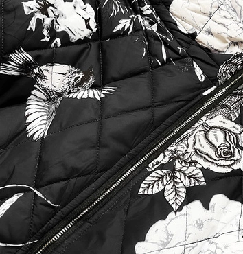 DAMSKA KURTKA W KWIATY CZARNA (7703)