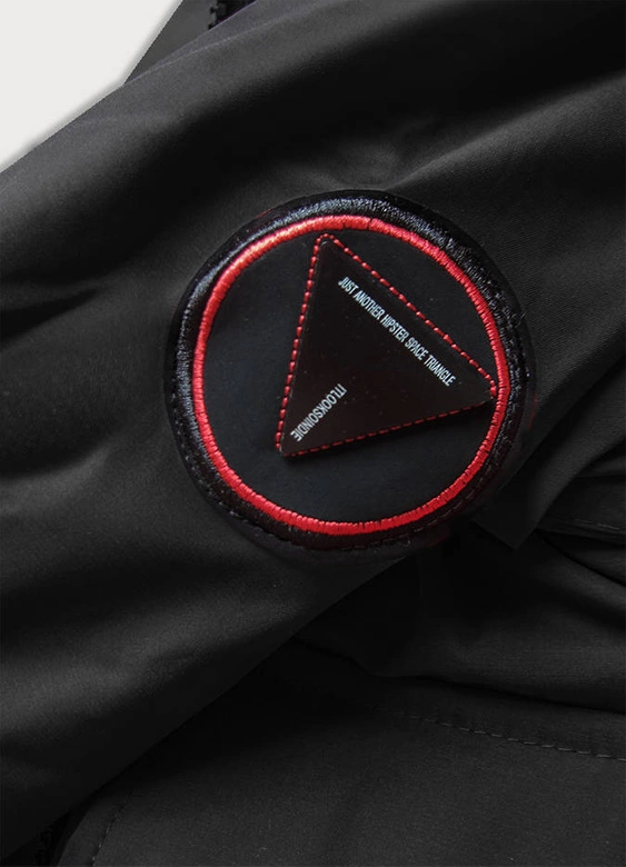 KURTKA ZIMOWA DAMSKA Z OZDOBNĄ PODSZEWKĄ CZARNA (R9577)