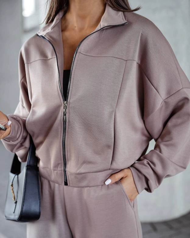 Komplet damski szerokie spodnie i bluza ze stójką cappuccino (821109)