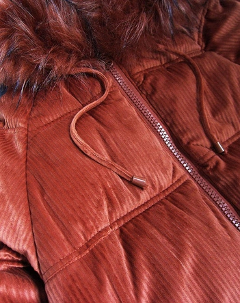 Sztruksowa damska kurtka z kapturem ruda (7696)