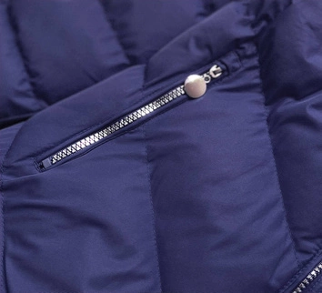 Krótka zimowa kurtka damska granatowa (5m725-215)