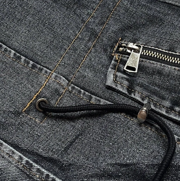 Damska kurtka jeansowa na futrzanej podszewce czarna-ecru (B8068-1046)