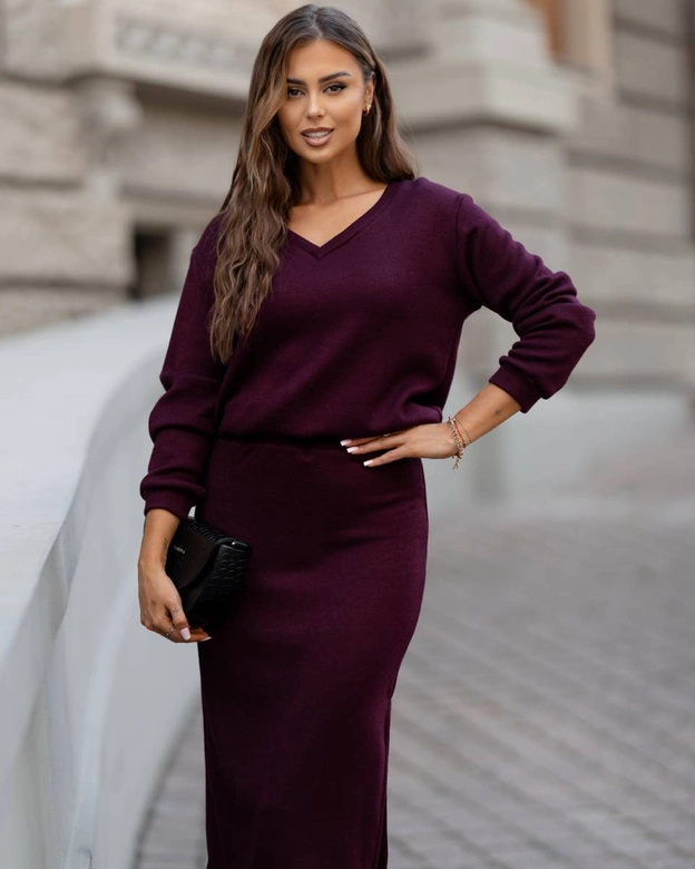 Dzianinowy komplet ze spódnicą bordowy (82103)