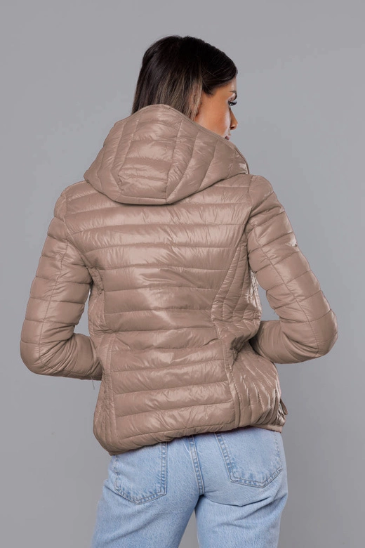 Pikowana kurtka damska z kapturem beżowa (B0123-46)