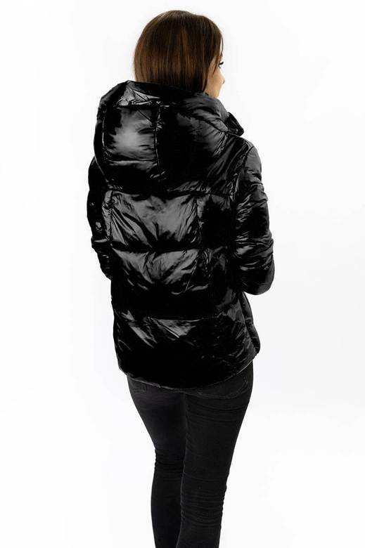 DAMSKA KURTKA PIKOWANA Z ODPINANYM KAPTUREM CZARNA (7564)