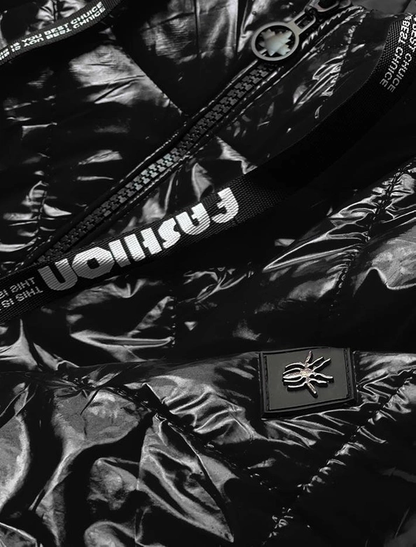 Pikowana kurtka z kapturem czarna (br9776)