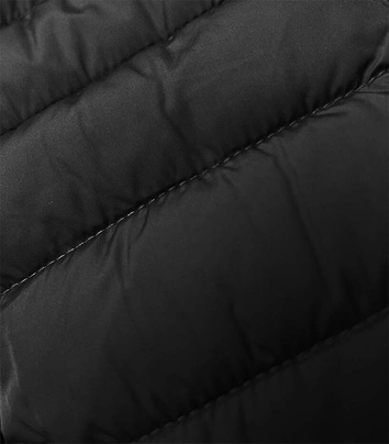 Pikowana kurtka damska z kapturem czarna (16M9103-392)