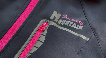 SPORTOWA KURTKA DAMSKA TYPU SOFTSHELL GRAFITOWA (HH027)