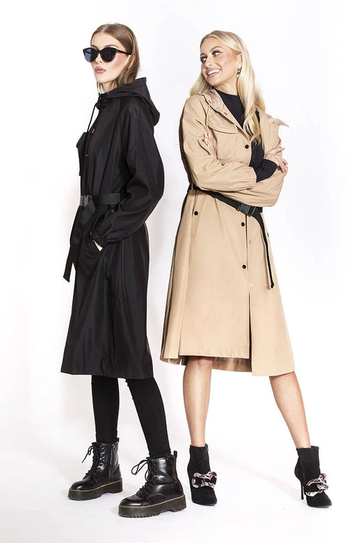 Długi płaszcz z paskiem czarny (AG5-019)