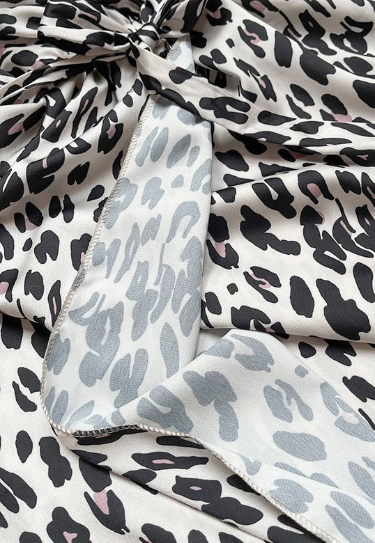 DŁUGA SUKIENKA KOPERTOWA PANTERKA ECRU (681ART)