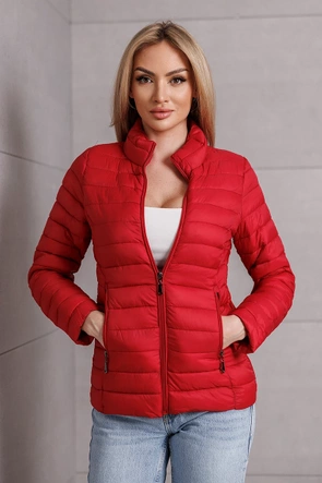 Pikowana kurtka damska ze stójką czerwona (16M9111-270)