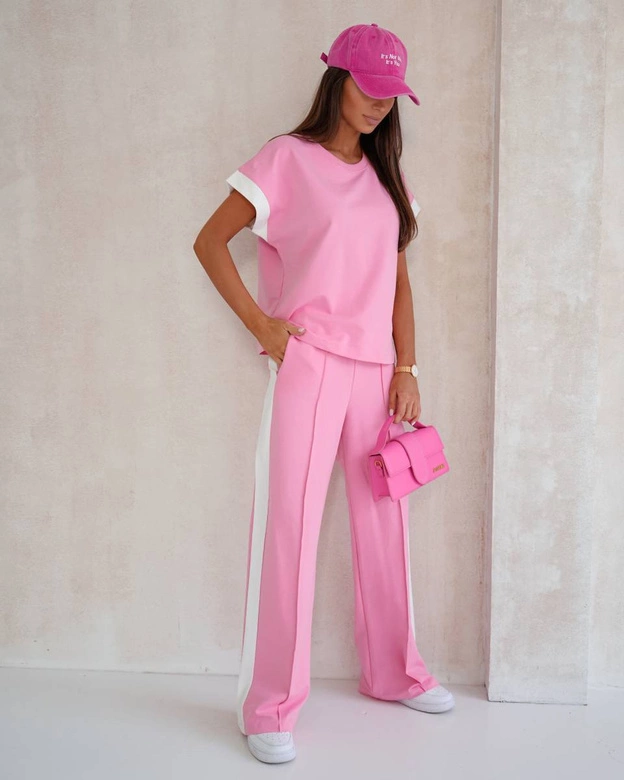 Komplet sportowy z kontrastowymi wstawkami różowy (VE99)