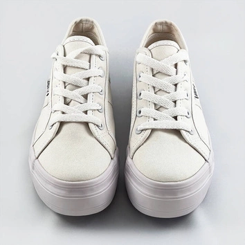 DAMSKIE TRAMPKI NA GRUBEJ PODESZWIE BIAŁE (AW1103)