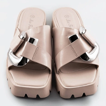 DAMSKIE KLAPKI NA TRAKTOROWEJ PODESZWIE BEŻOWE (AE109)